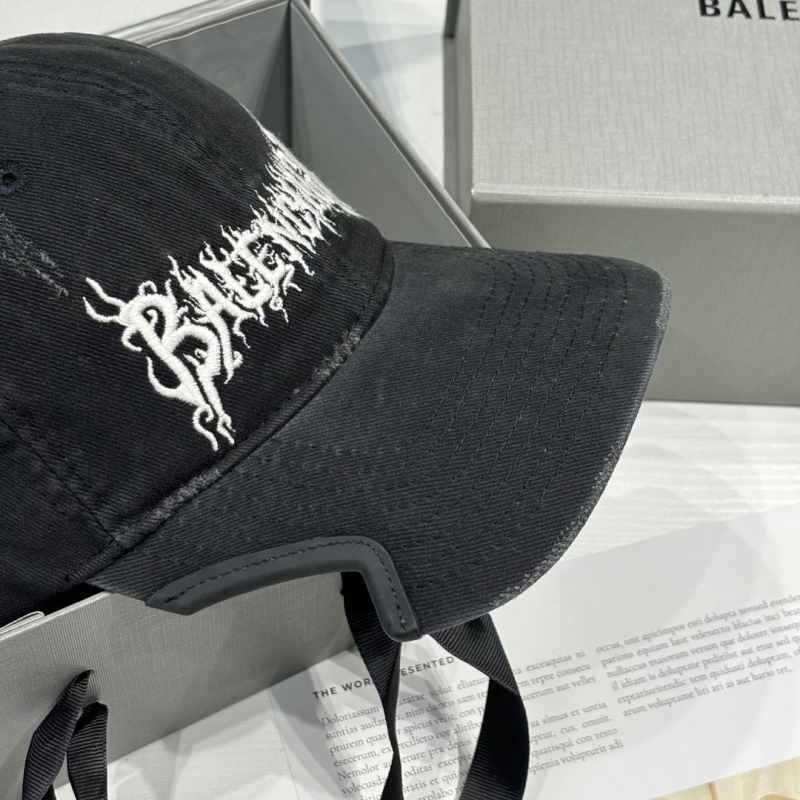 BALENCIAGA